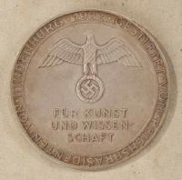 Goethe-Medaille für Kunst und Wissenschaft (Rückseite).jpg